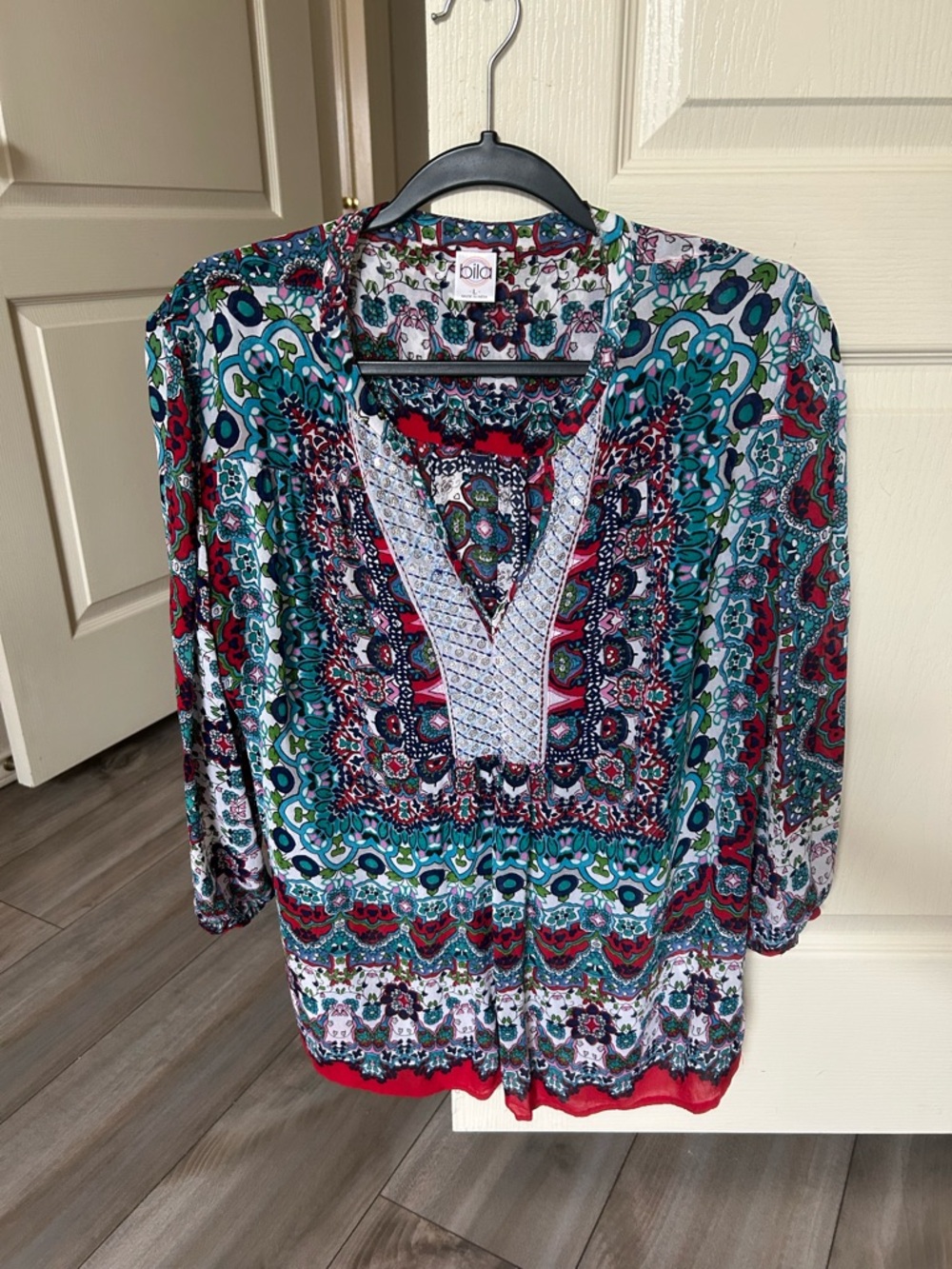 Bila Multicolor Printed V-Neck Tunic in Teal, Navy & Red